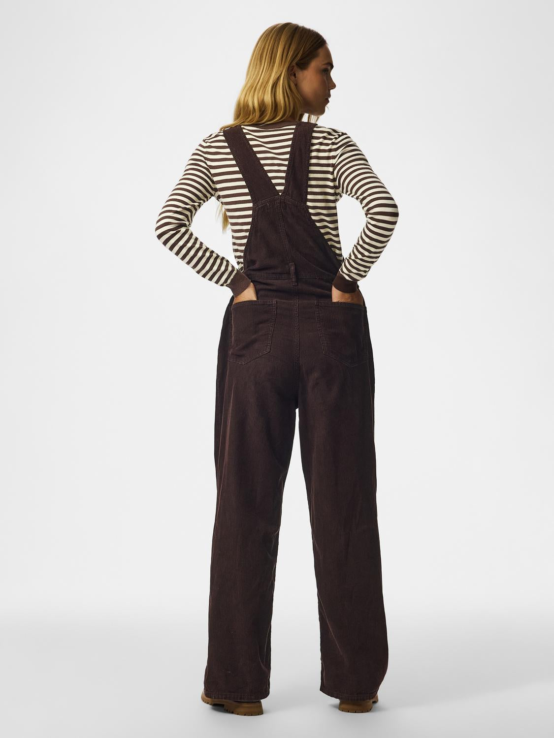 model_shot-back